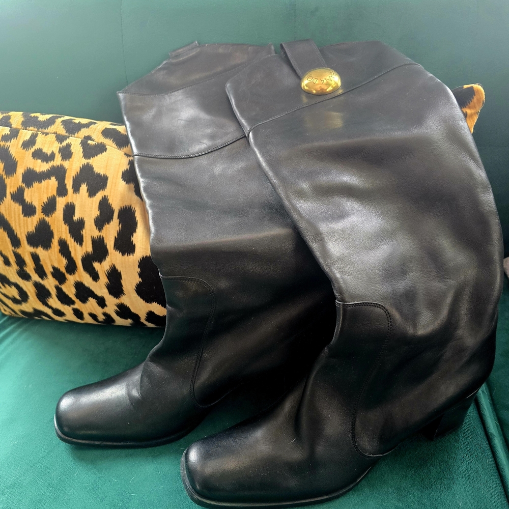 Dolce & Gabanna Black Leatger Knee High Square Toe Heeled Boots Size 9